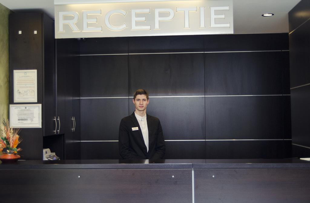 Hotel Ave Lux Săcele Exteriör bild